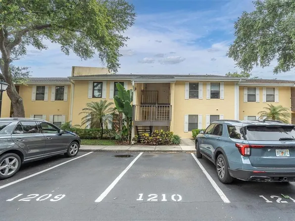 3001 58th Ave S APT 1211, Saint Petersburg, FL 33712