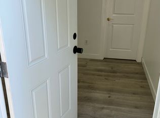 10226 Encino Ave, Northridge, CA 91325