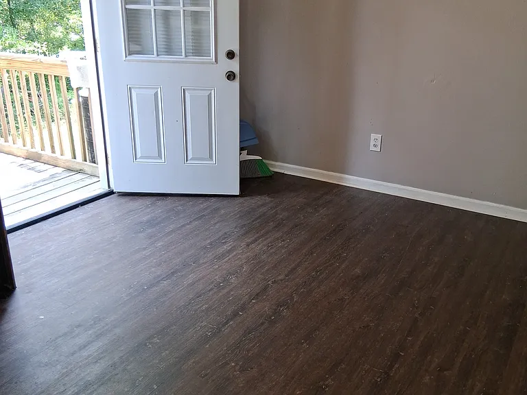 651 Old Town Rd — Photo 6