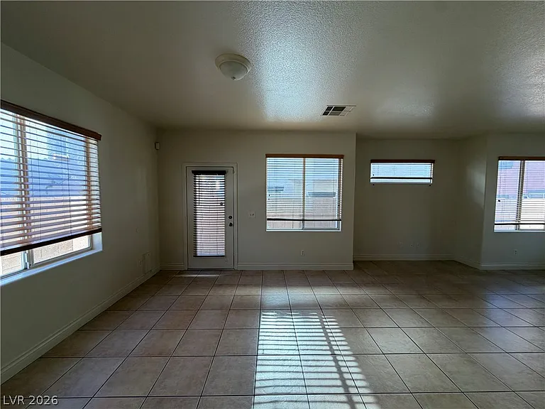 3762 Corpolo Ave — Photo 9