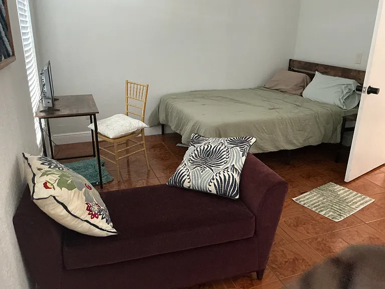 1381 Gladiolas Dr — Photo 1