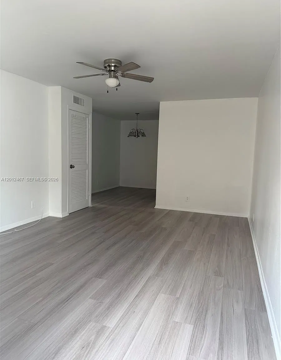 Cypress Creek Villas — Photo 2