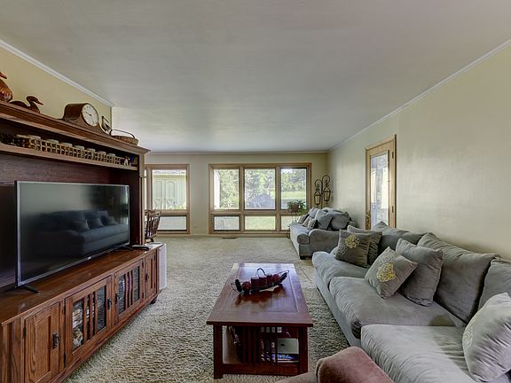 5th image of 12 Westwood Ct