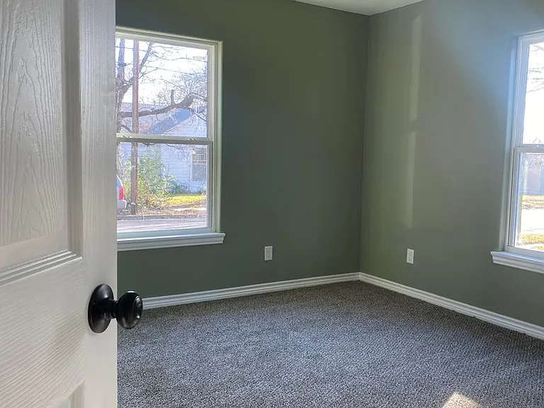 420 S Gribble St — Photo 10