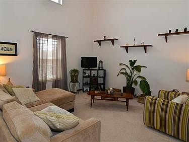 4th image of 761 Sunset Cir