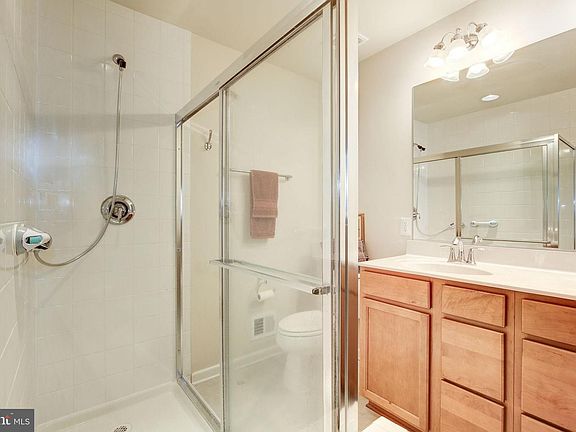 5th image of 410 Pemberton Park Ln
