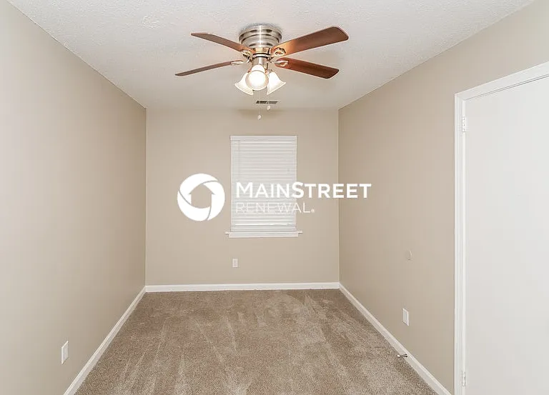 525 Oak Crest Dr — Photo 12