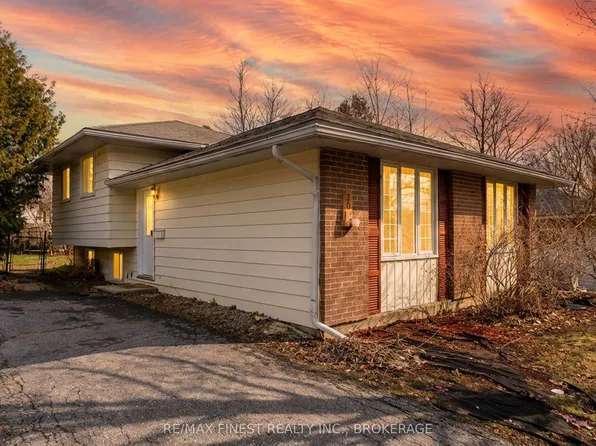 20 Foster St, Kingston, ON K7M 6L6
