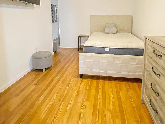 5th image of 3834 Texas Ave