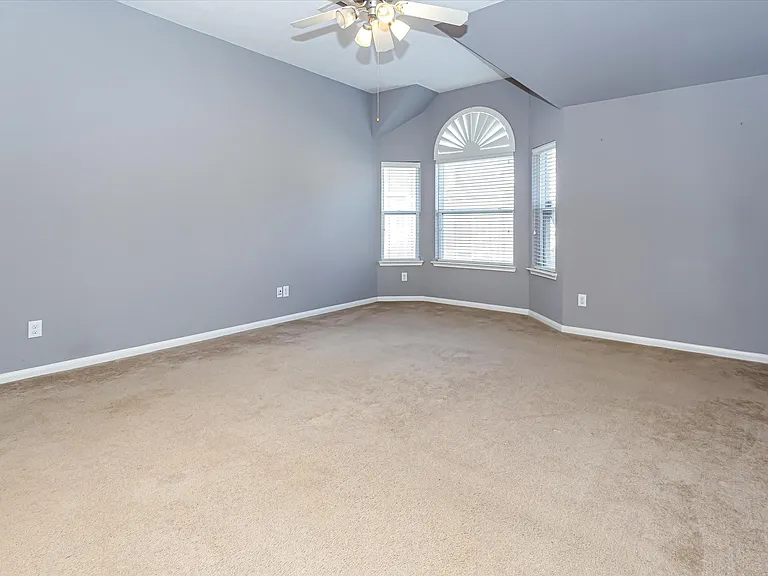 14322 Baron Creek Ln — Photo 38
