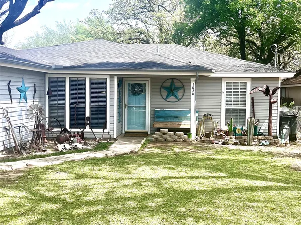 3020 Delaware Trl, Lake Worth, TX 76135