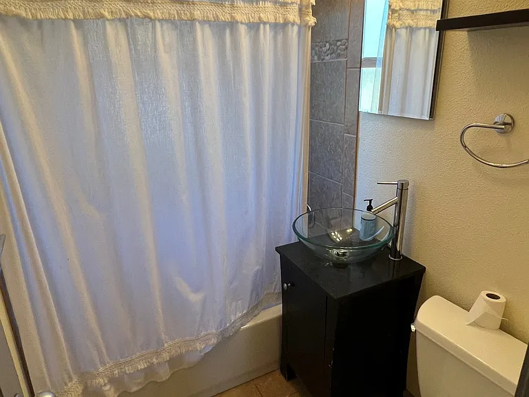 4605 Perry St — Photo 5