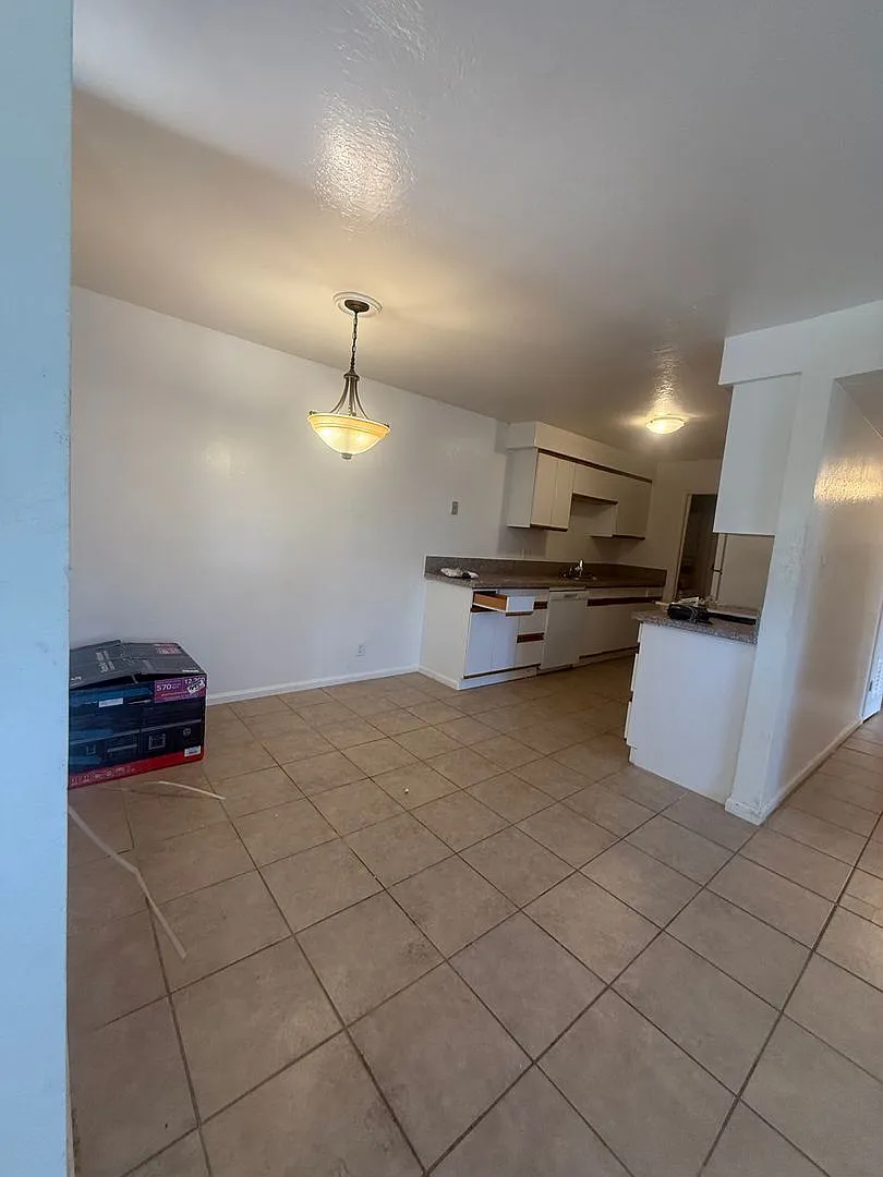 2 Bedroom 2 Bath Upstairs Unit in Granite Bay — Photo 2