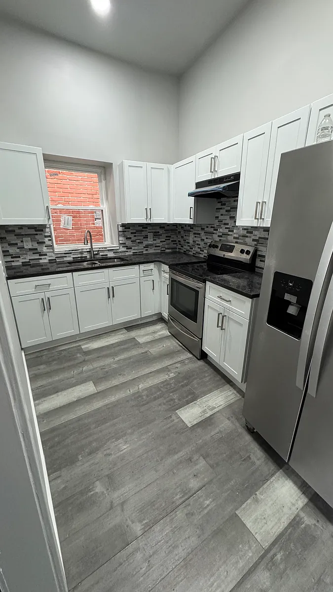 Building Photo - 1729 Centre Ave #11