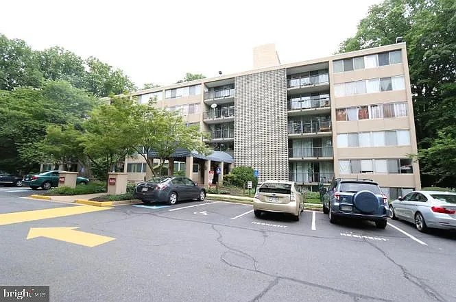 Briarwood Court Condo — Photo 1