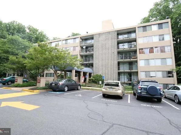 4415 Briarwood Ct N APT 34, Annandale, VA 22003