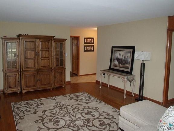 5th image of 210 30th St E