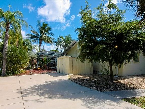 3rd image of 9140 Pine Cove Dr