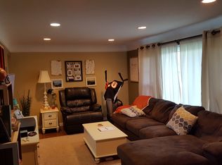 3210 Dentzler Rd, Parma, OH 44134