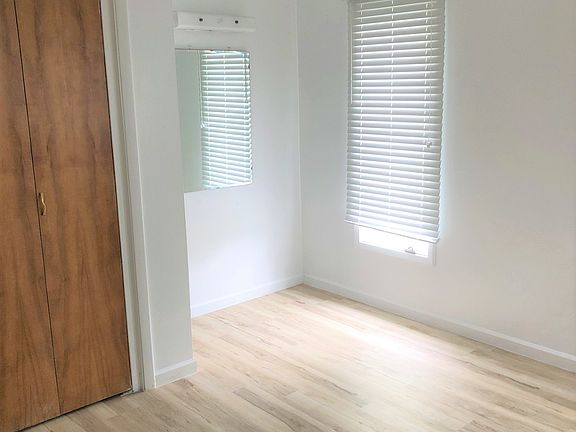 5th image of 415 Terry Ave #1