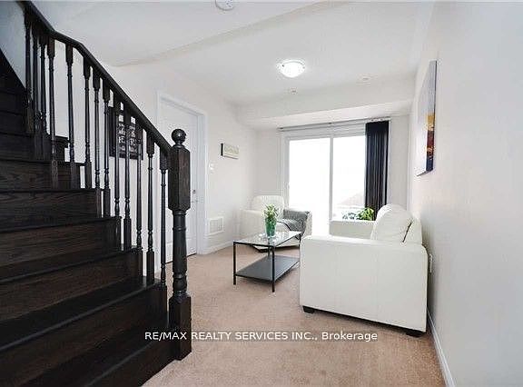 5th image of 49 Mercedes Rd