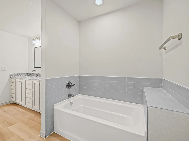 14904 North Cres #1200 — Photo 21