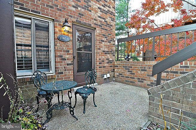 1st image of 1741 S Hayes St #1