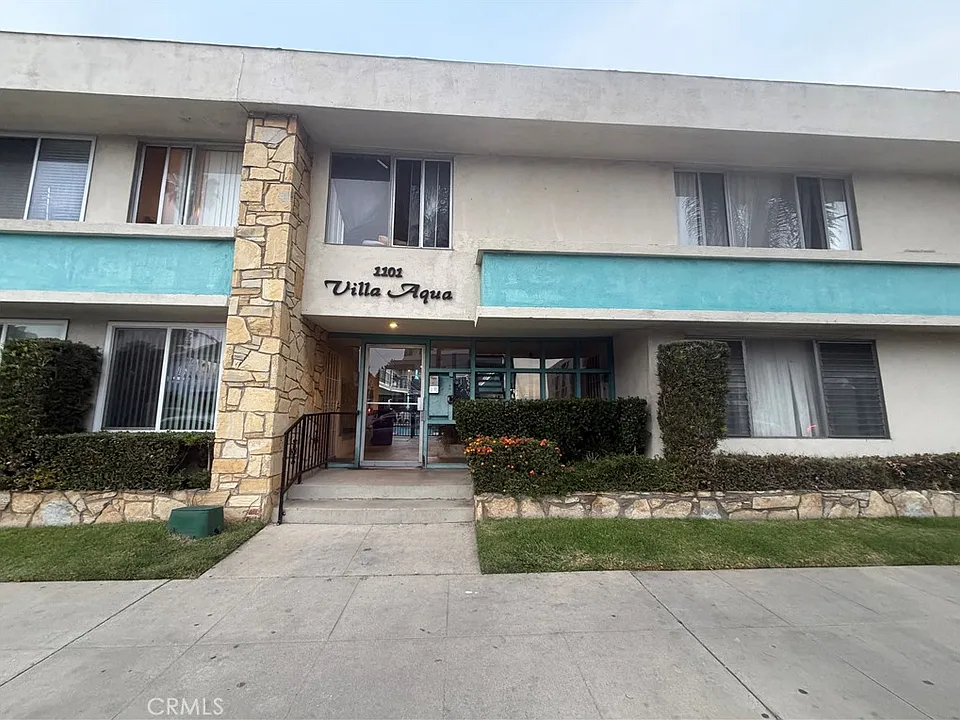 1101 E Ocean Blvd