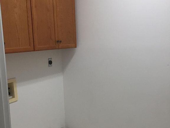 Laundry Room - Ceramic tiles