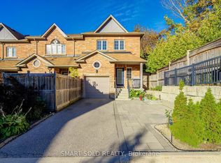 8777 Dufferin St #22, Vaughan, ON L4J 8W3
