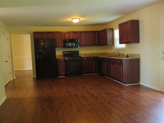 3rd image of 4692 Chief Joseph Cir