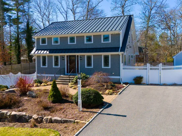 22 White Pine Lane, East Falmouth, MA 02536