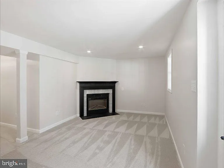 8026 Waterview Ct — Photo 13