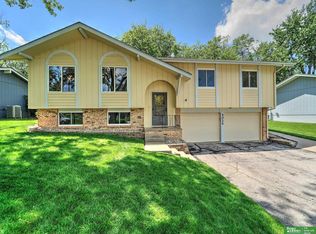 5024 S 104th St, Omaha, NE 68127