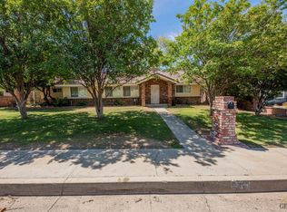 2813 University Ave, Bakersfield, CA