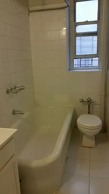 Rented by Lang Realty LLC | media 9