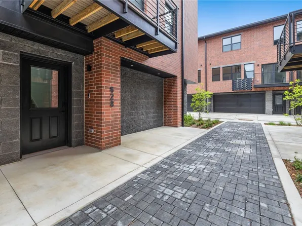 628 SW Bluebird Aly, Bentonville, AR 72712