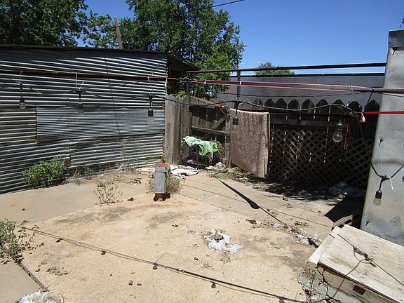 5th image of 109 E 14th St