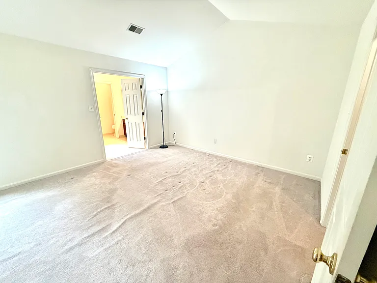 4028 Heatherstone Ct — Photo 18
