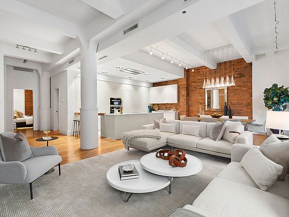 3rd image of 161 Hudson St APT 4A