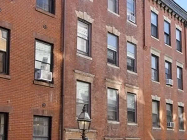 35 Grove St, Boston, MA 02114