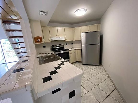 4th image of 9437 Fontainebleau Blvd APT 213