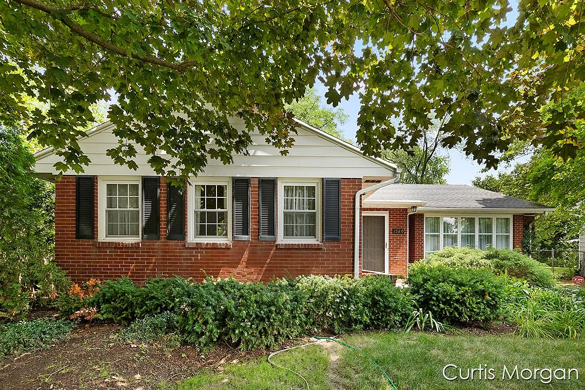 1520 Sherwood Ave SE photo 1