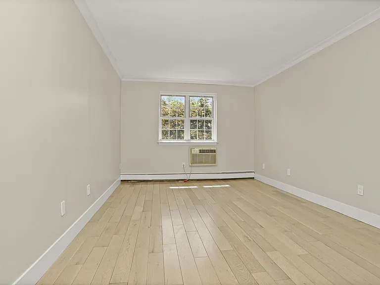 3 Consulate Dr #4F — Photo 7