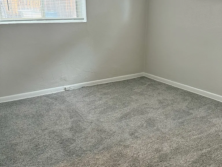 2526 N Oak St — Photo 20