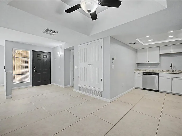 8271 N Oracle Rd #147 — Photo 4