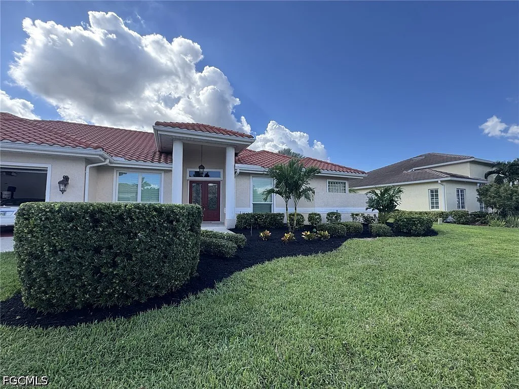 4 bed, 2.5 bath, 2603 sqft, $9,500 — Photo 2