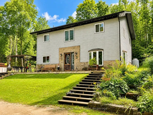 1630 Musclow Greenview Rd, Hastings Highlands, ON K0L 1C0