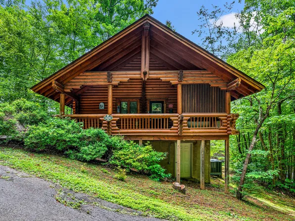 715 Kings Hills Blvd, Pigeon Forge, TN 37863