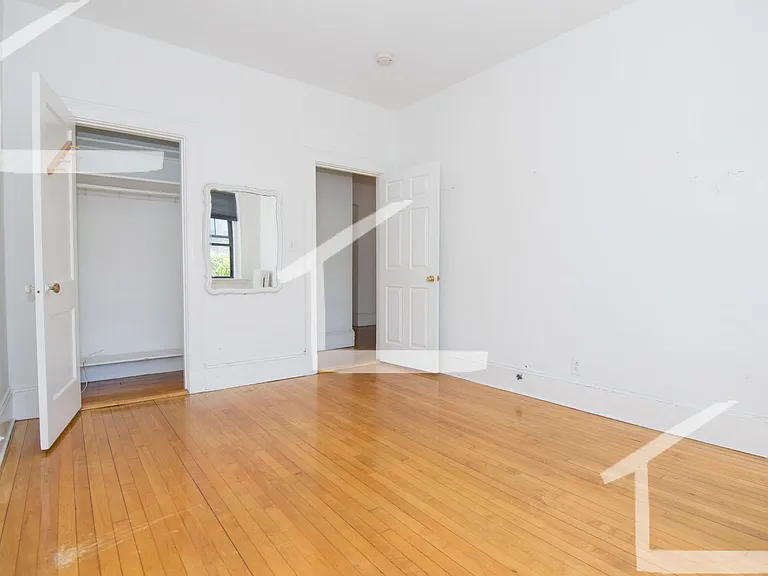 27 Brighton Ave #10J — Photo 4